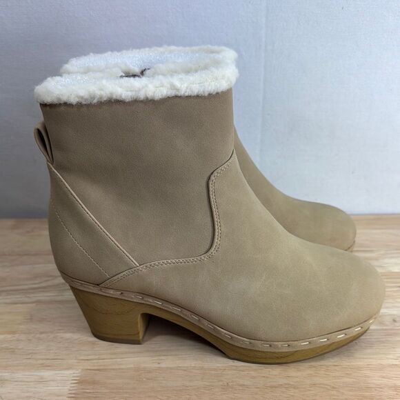 Style & Co Townaa Clog Booties- Sand Nubuck- Size 7.5 M- New - Picture 1 of 8